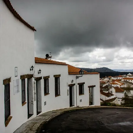 Mirador De Fuentes Фуэнтес-де-Леон